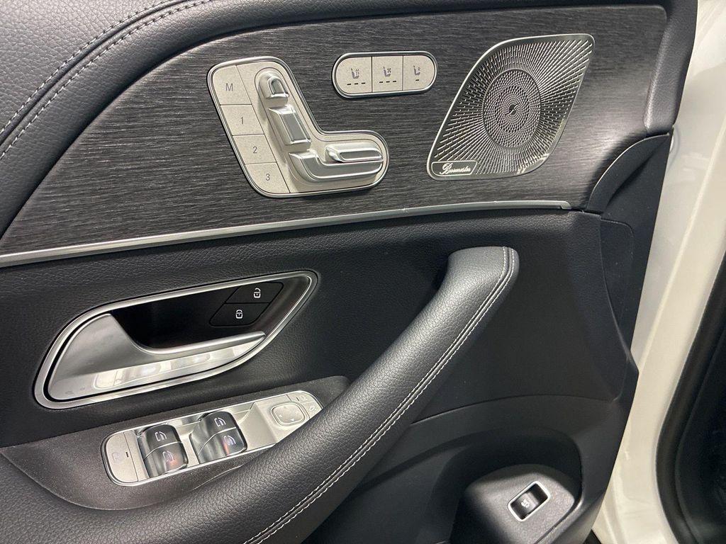 new 2026 Mercedes-Benz GLS 580 car, priced at $123,715