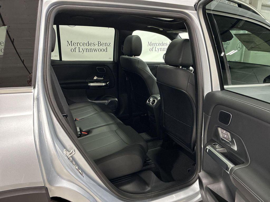 new 2025 Mercedes-Benz GLB 250 car, priced at $54,105