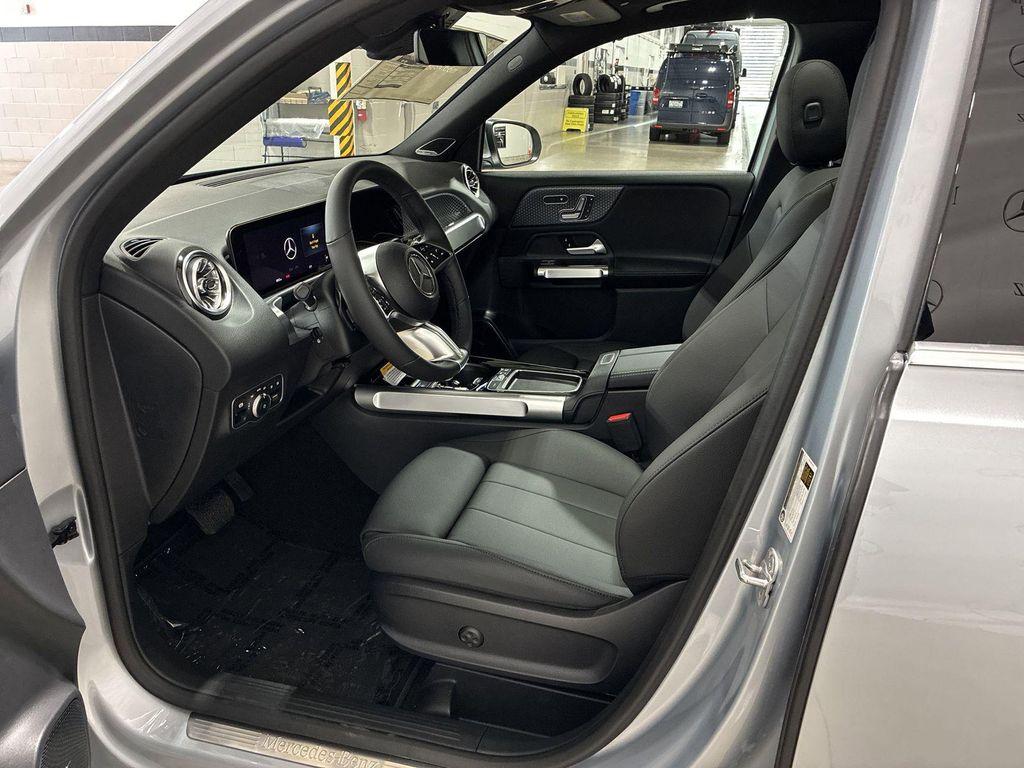 new 2025 Mercedes-Benz GLB 250 car, priced at $54,105