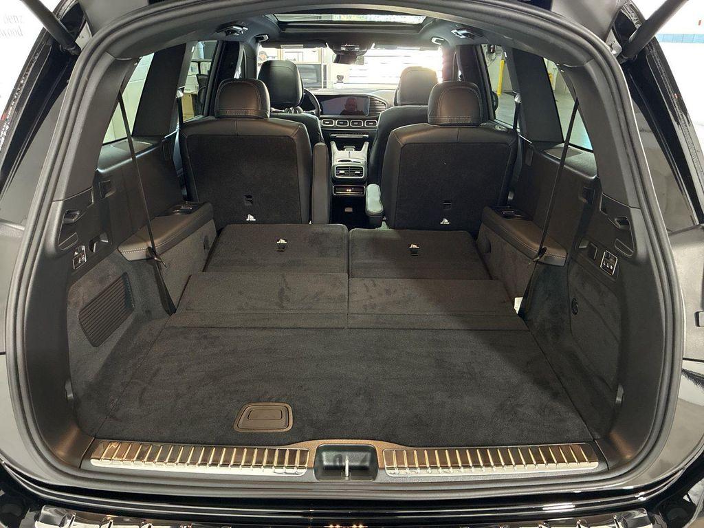 new 2026 Mercedes-Benz GLS 580 car, priced at $125,850