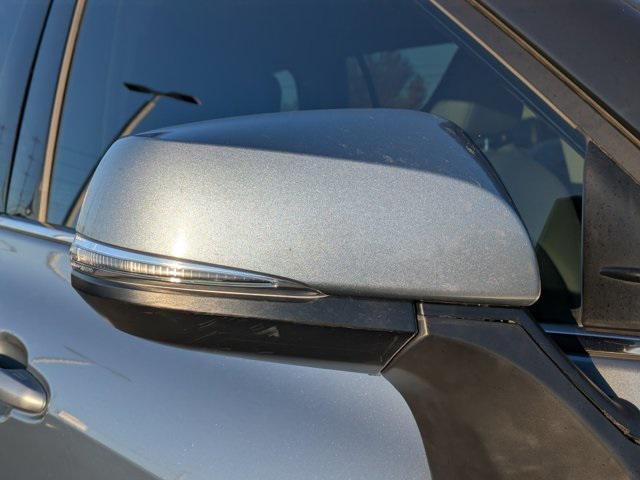 used 2020 Toyota Highlander car, priced at $24,892