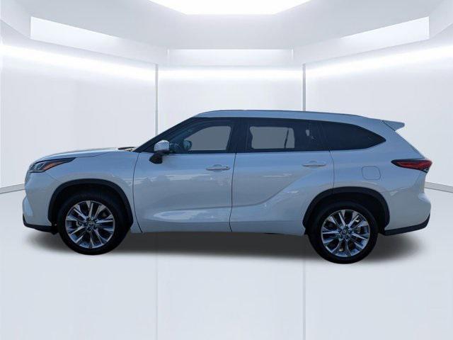 used 2020 Toyota Highlander car, priced at $31,983