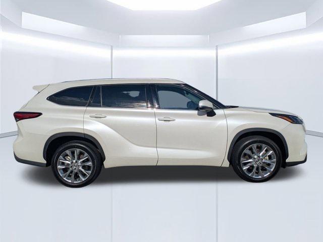 used 2020 Toyota Highlander car, priced at $31,983