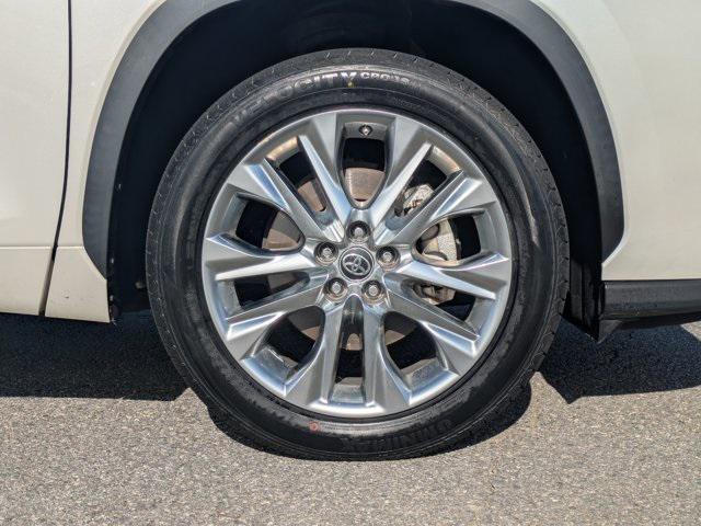 used 2020 Toyota Highlander car, priced at $31,983