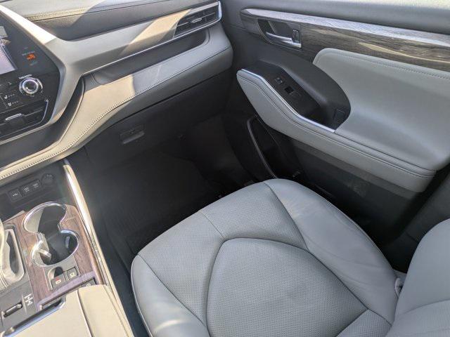 used 2020 Toyota Highlander car, priced at $31,983