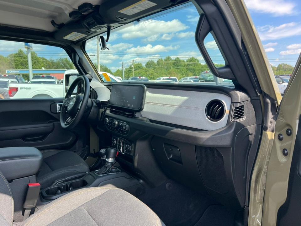 used 2025 Jeep Gladiator car, priced at $38,897