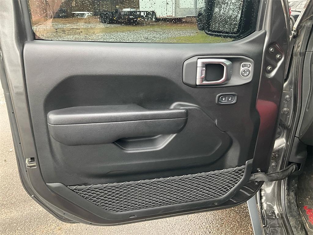 used 2022 Jeep Gladiator car, priced at $33,234