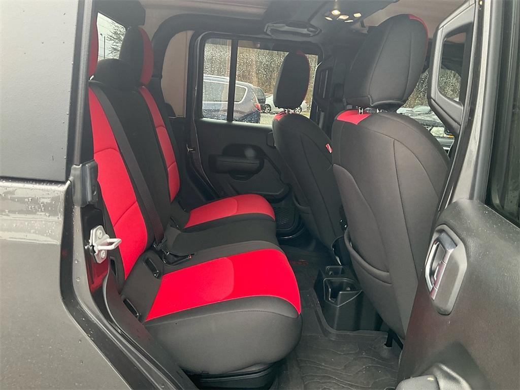 used 2022 Jeep Gladiator car, priced at $33,234