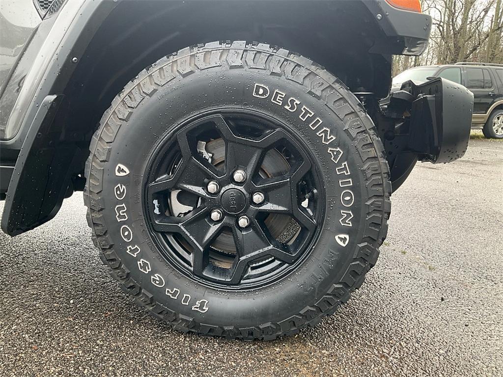 used 2022 Jeep Gladiator car, priced at $33,234