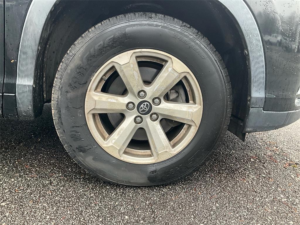 used 2018 Toyota Highlander car, priced at $16,256