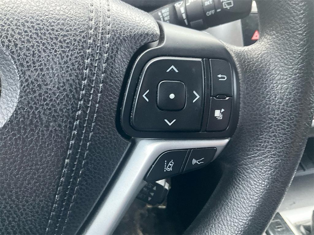 used 2018 Toyota Highlander car, priced at $16,256