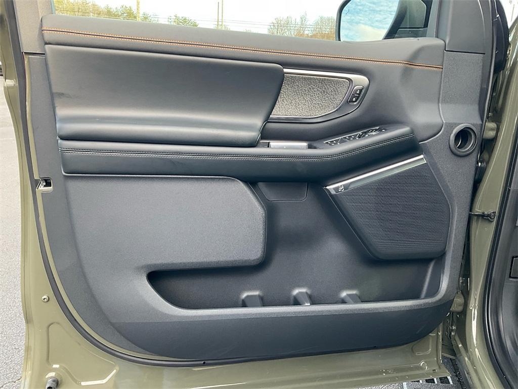 new 2025 Ford Expedition car, priced at $81,940