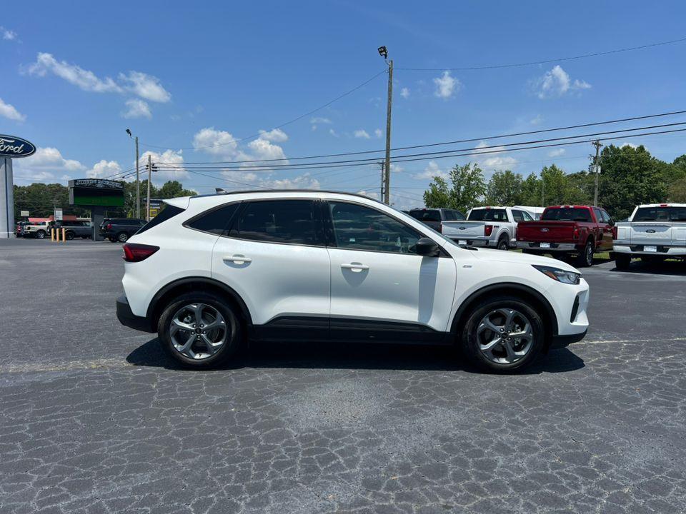 new 2025 Ford Escape car, priced at $32,004