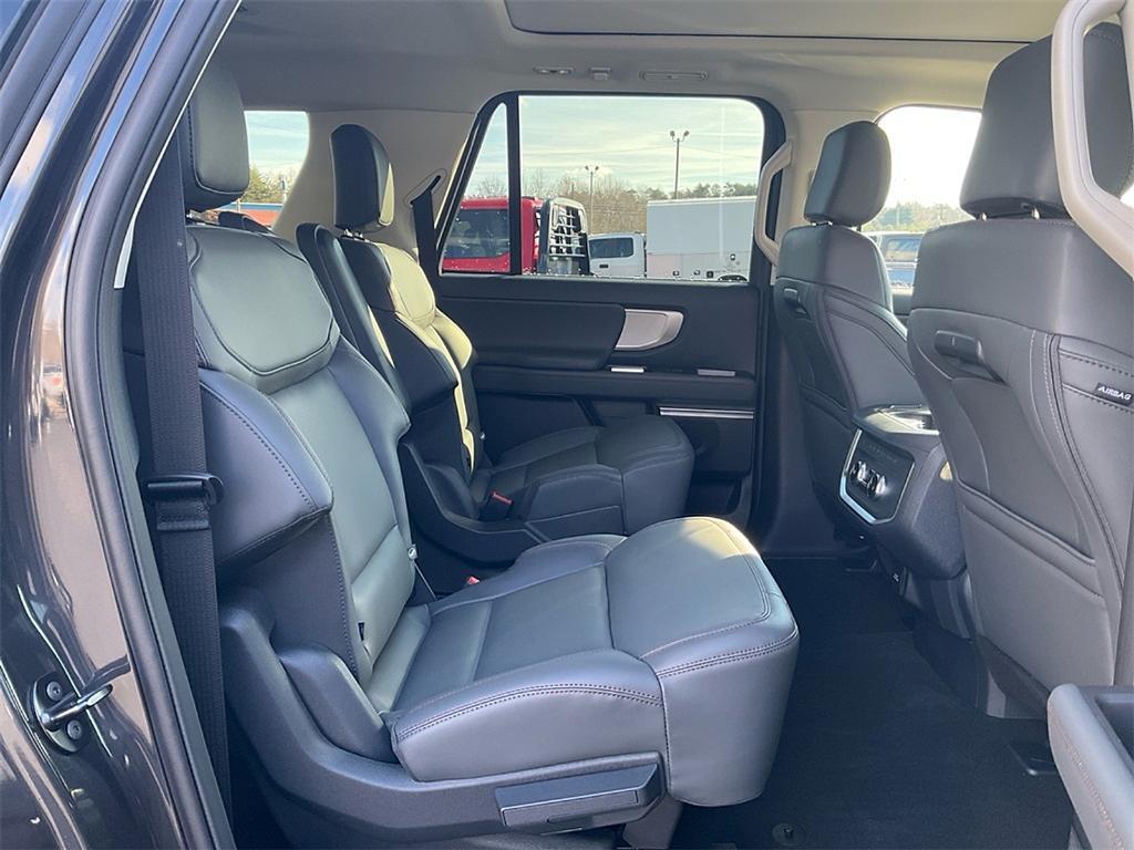 new 2025 Ford Expedition Max car, priced at $71,835
