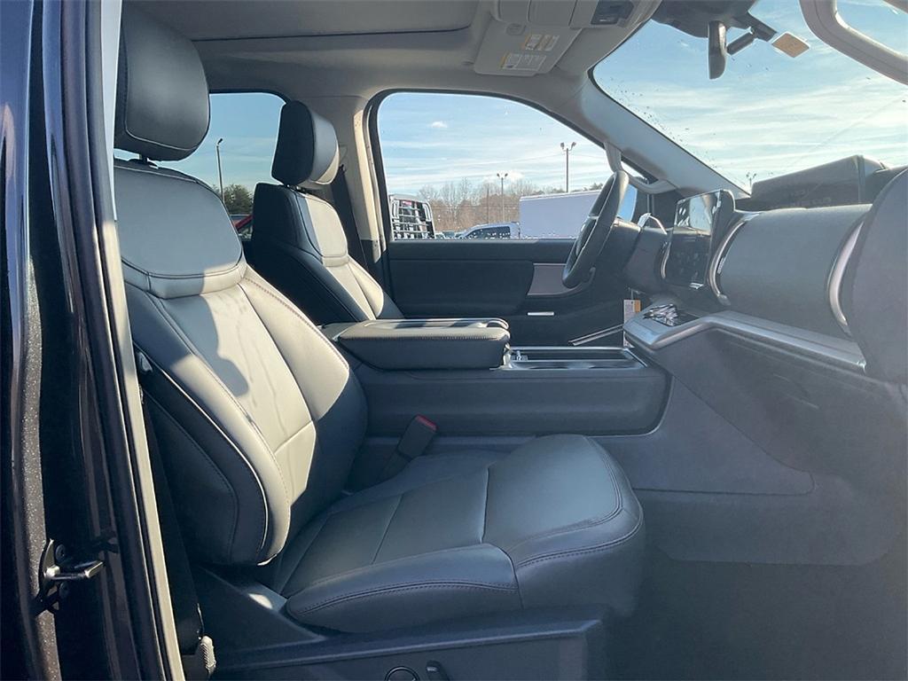 new 2025 Ford Expedition Max car, priced at $71,835