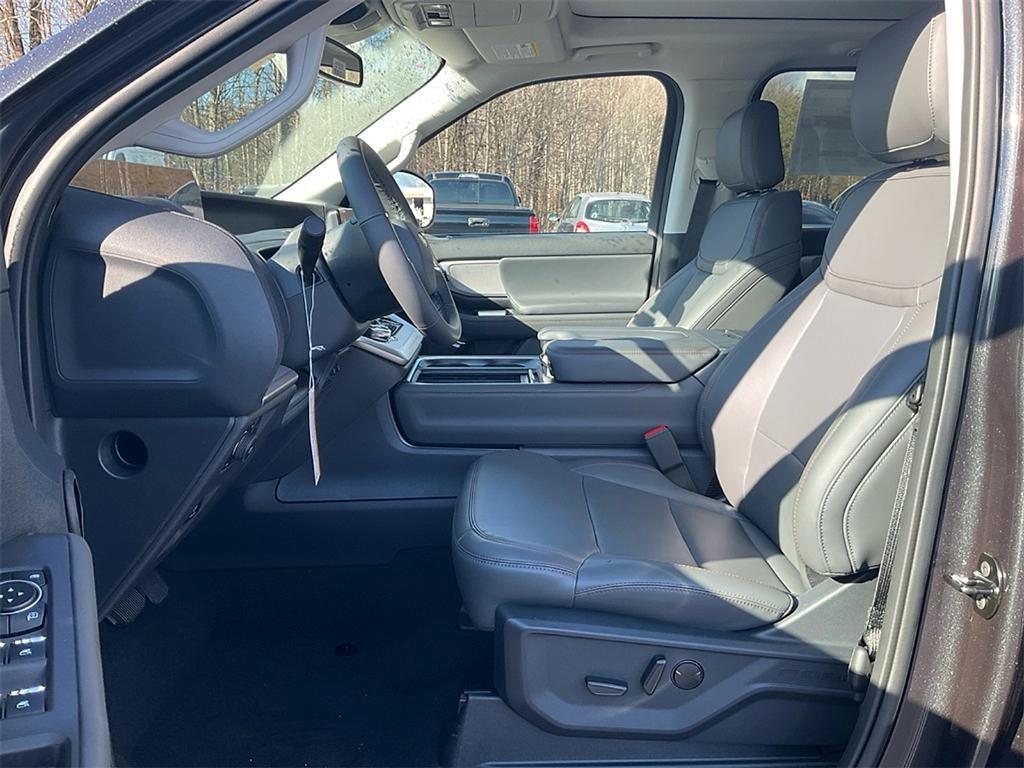 new 2025 Ford Expedition Max car, priced at $71,835