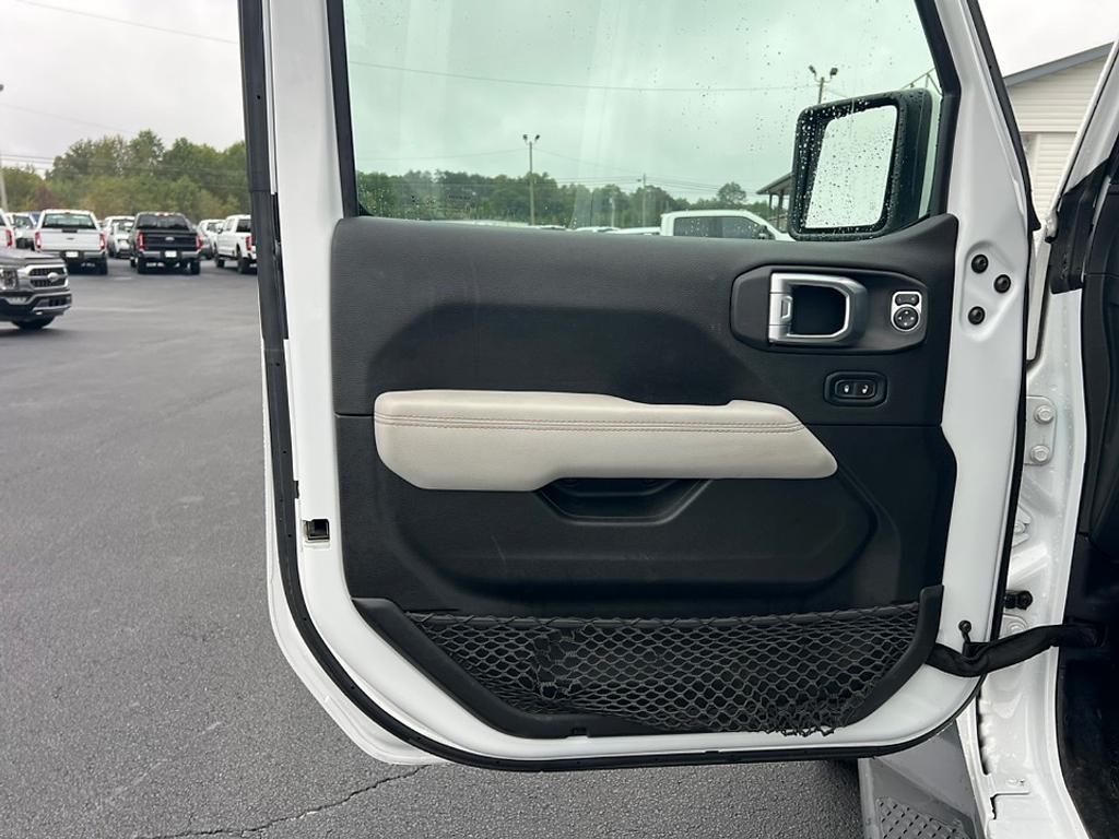 used 2021 Jeep Gladiator car, priced at $29,899