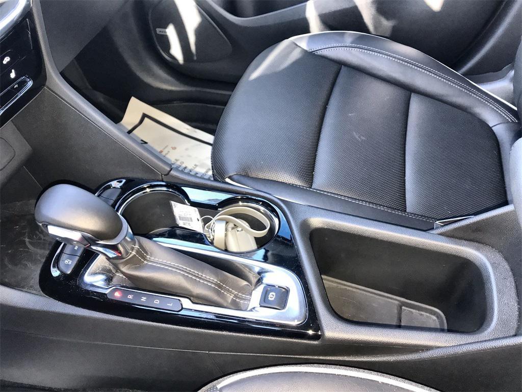 used 2025 Buick Encore GX car, priced at $32,900