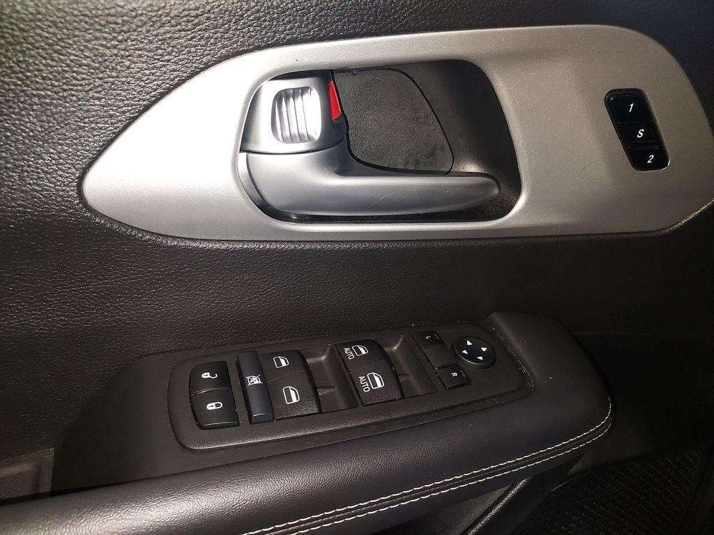 used 2024 Chrysler Pacifica Hybrid car, priced at $39,997