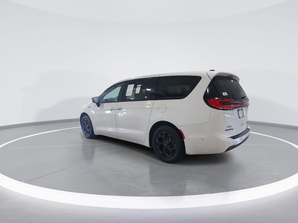 used 2024 Chrysler Pacifica Hybrid car, priced at $39,997