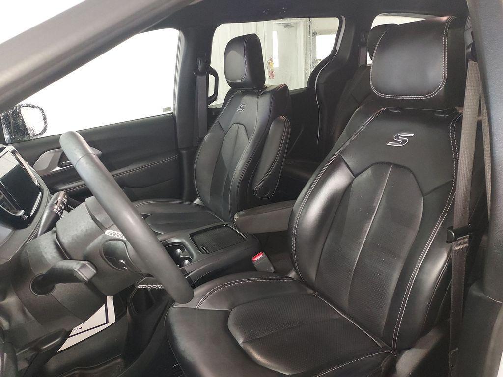 used 2024 Chrysler Pacifica Hybrid car, priced at $39,997