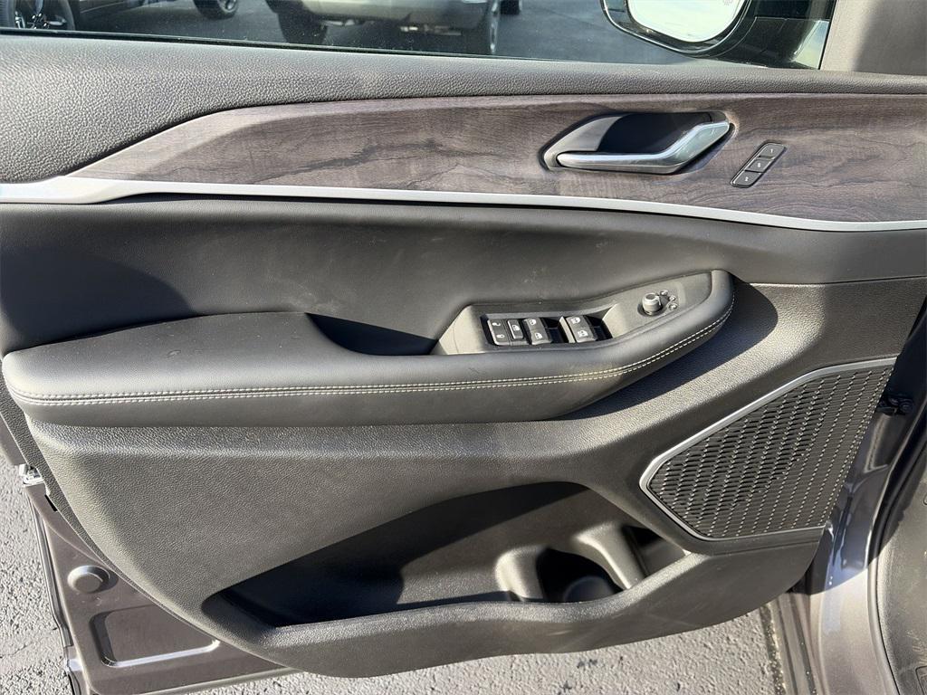 new 2025 Jeep Grand Cherokee L car