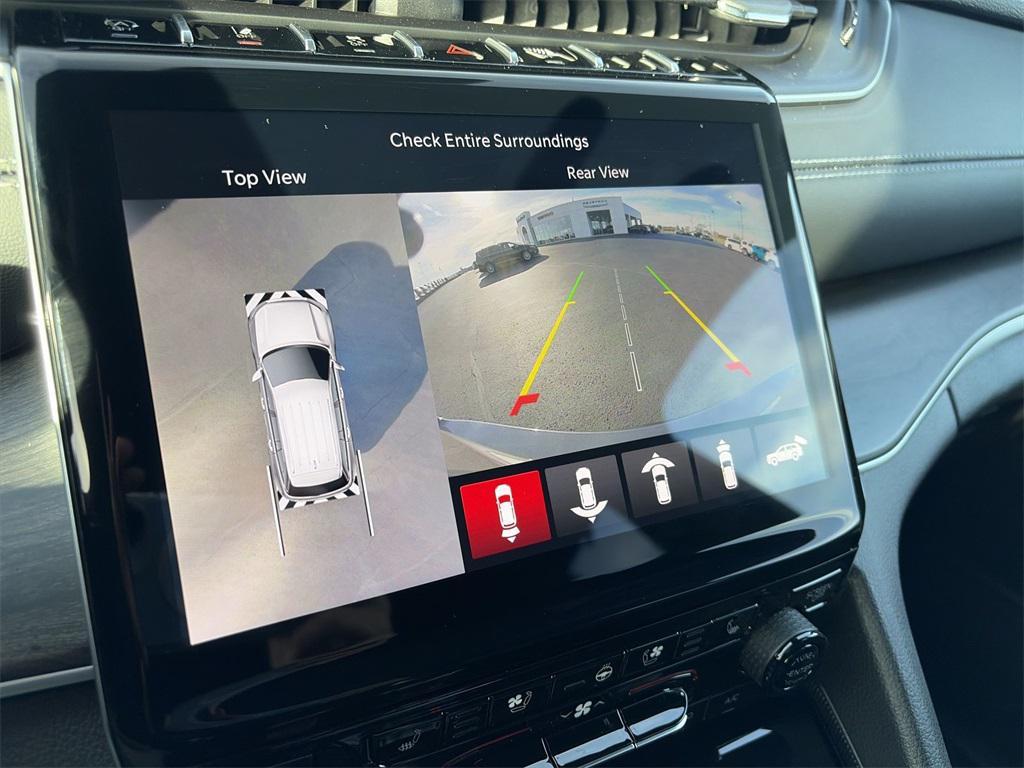 new 2025 Jeep Grand Cherokee L car