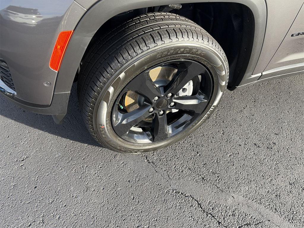 new 2025 Jeep Grand Cherokee L car