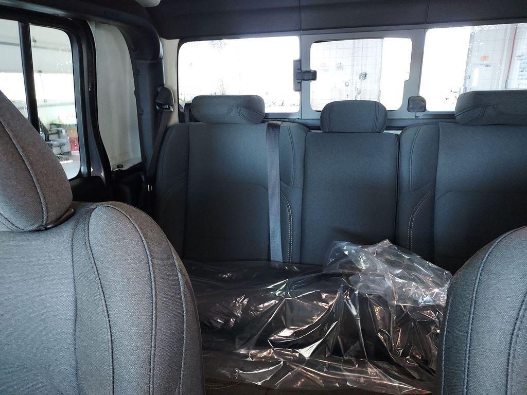 new 2025 Jeep Gladiator car