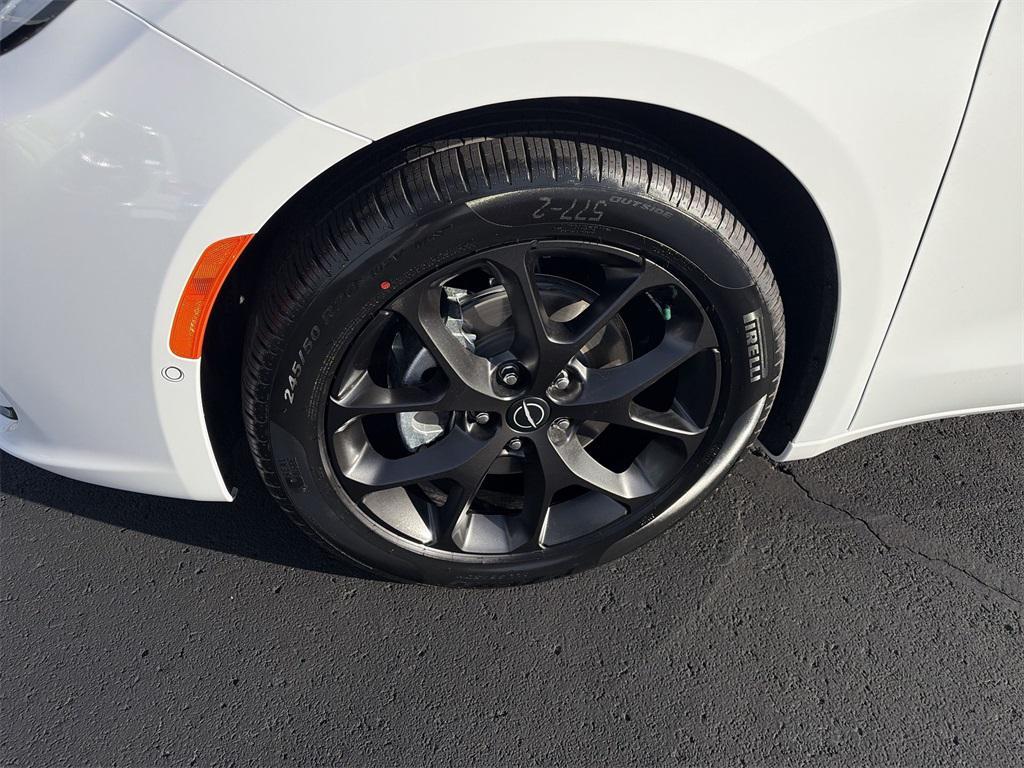 new 2026 Chrysler Pacifica car