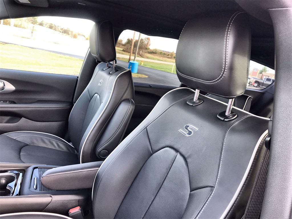 new 2026 Chrysler Pacifica car, priced at $53,235