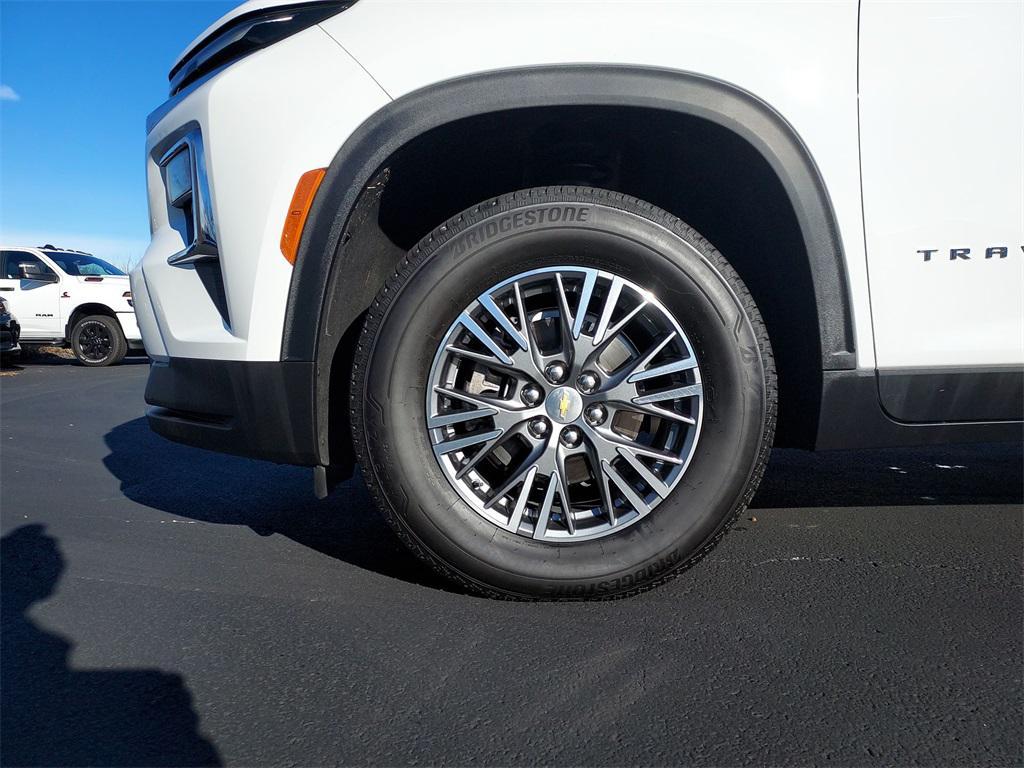 used 2025 Chevrolet Traverse car, priced at $37,850