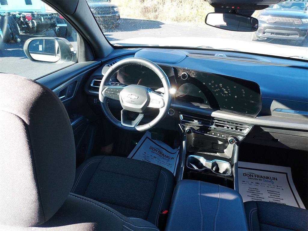 used 2025 Chevrolet Traverse car, priced at $37,850