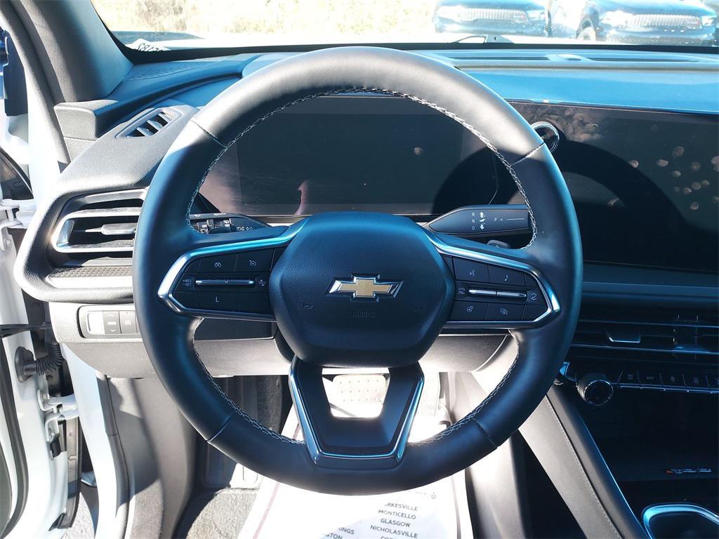 used 2025 Chevrolet Traverse car, priced at $37,850