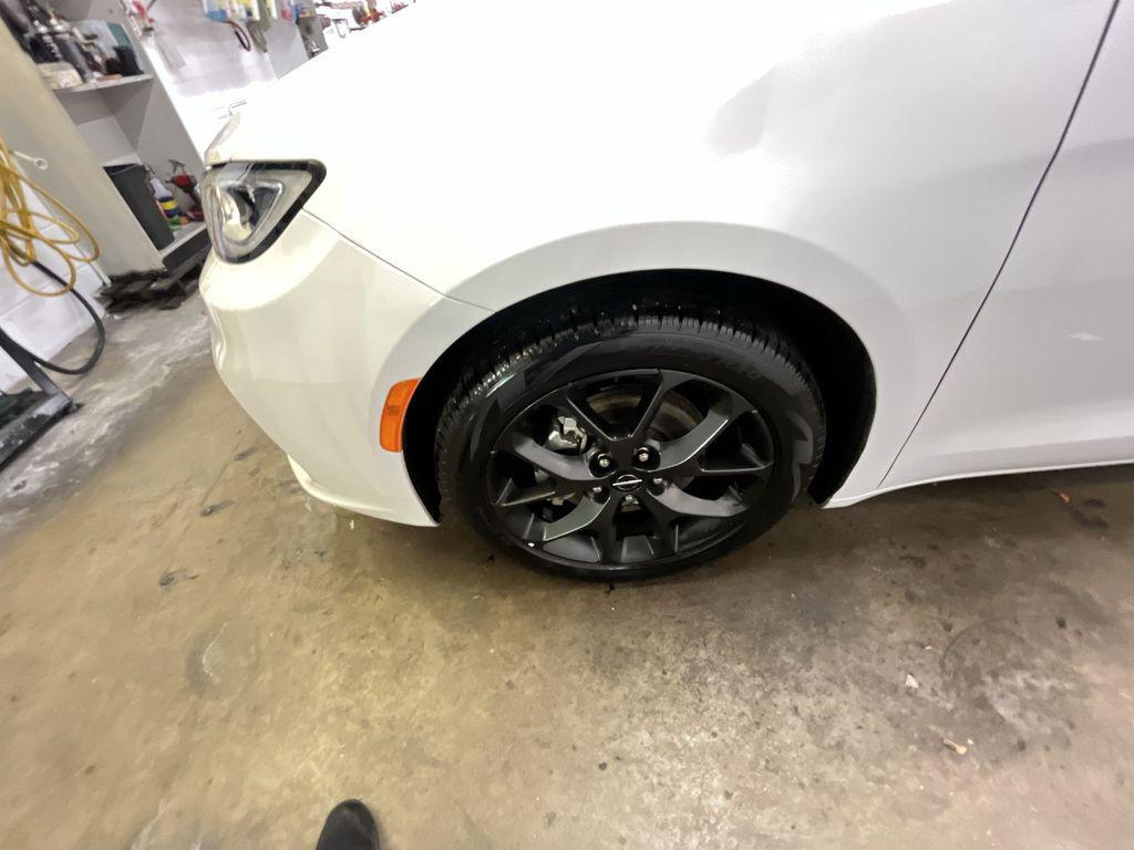 used 2025 Chrysler Pacifica car, priced at $36,898