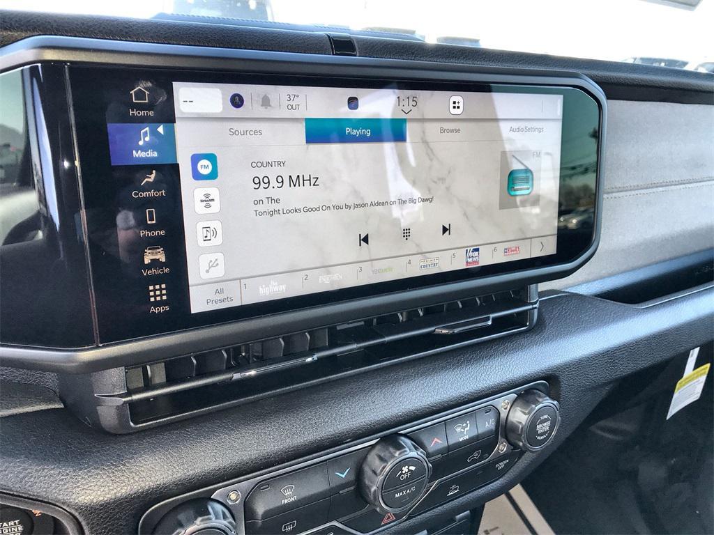 new 2026 Jeep Wrangler car, priced at $43,992