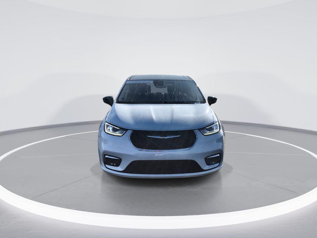 used 2024 Chrysler Pacifica car, priced at $35,851