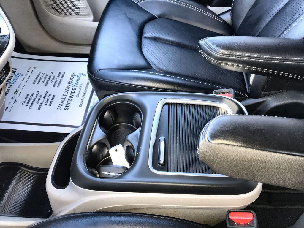 used 2024 Chrysler Pacifica car, priced at $35,851