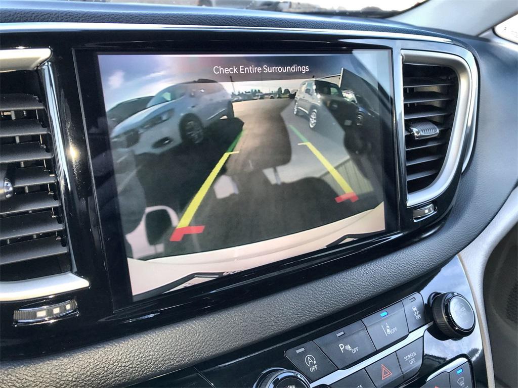 used 2024 Chrysler Pacifica car, priced at $35,851