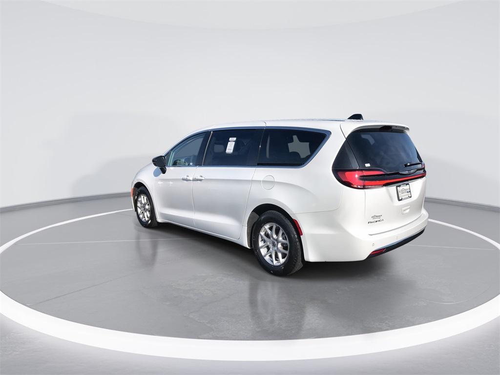 used 2024 Chrysler Pacifica car, priced at $35,851