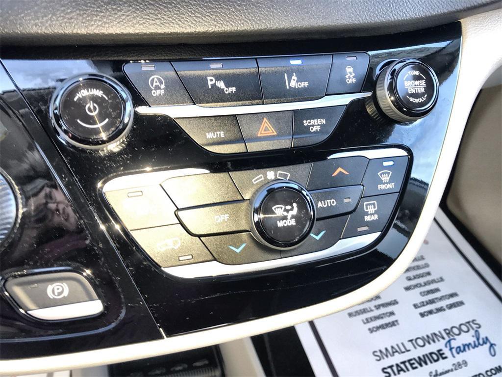 used 2024 Chrysler Pacifica car, priced at $35,851