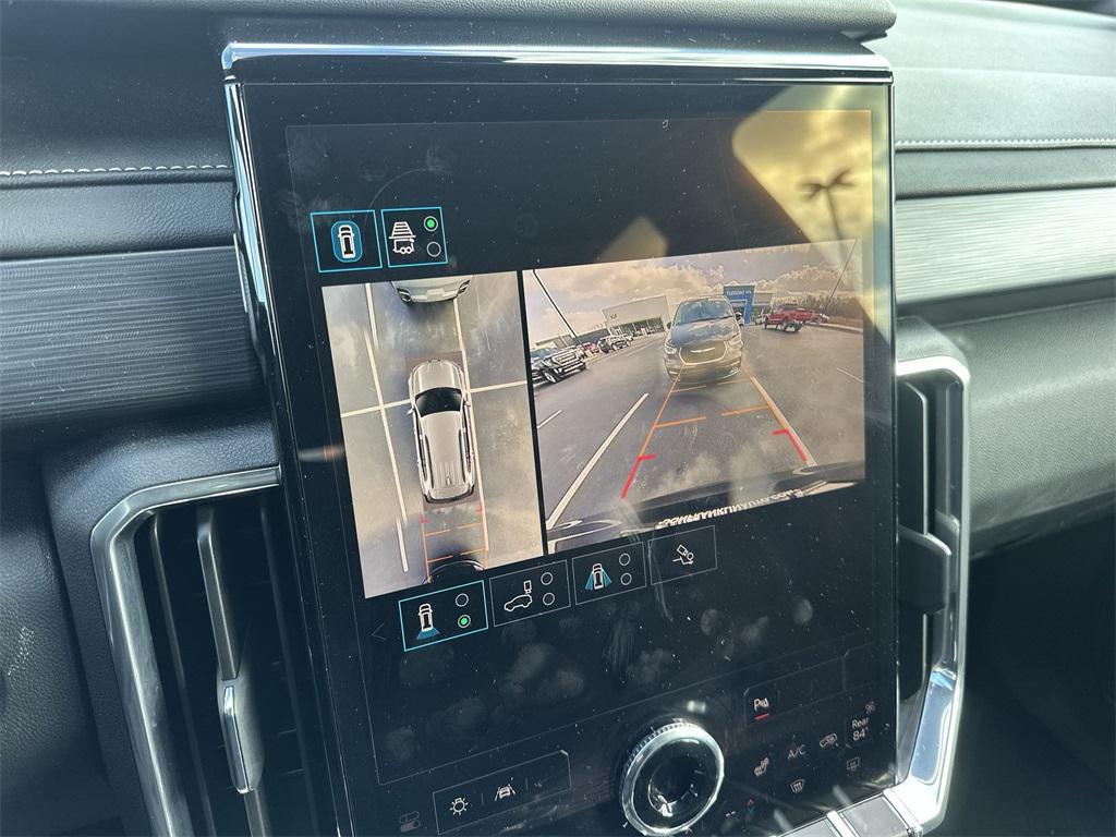 used 2025 GMC Acadia car, priced at $33,880