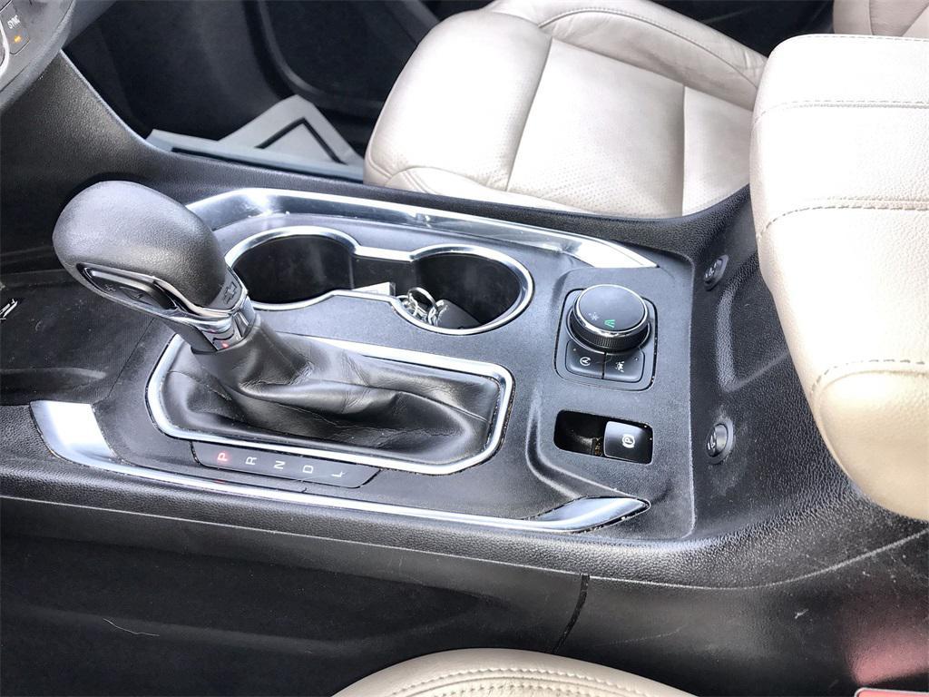 used 2023 Chevrolet Traverse car, priced at $29,500