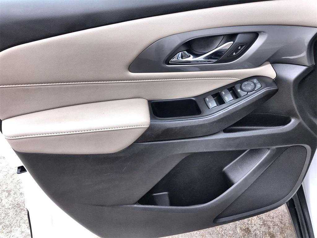 used 2023 Chevrolet Traverse car, priced at $29,500