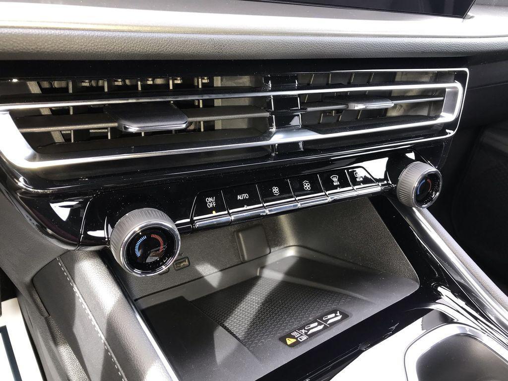 new 2026 Chevrolet Traverse car, priced at $43,575