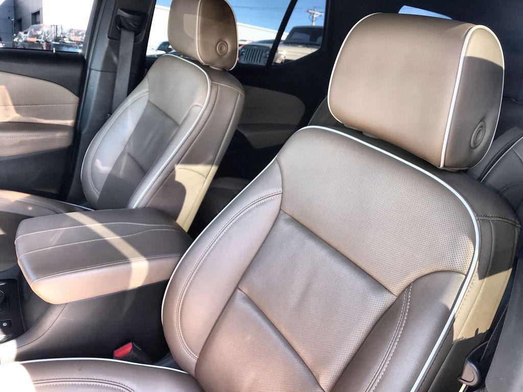 used 2023 Chevrolet Traverse car, priced at $36,946