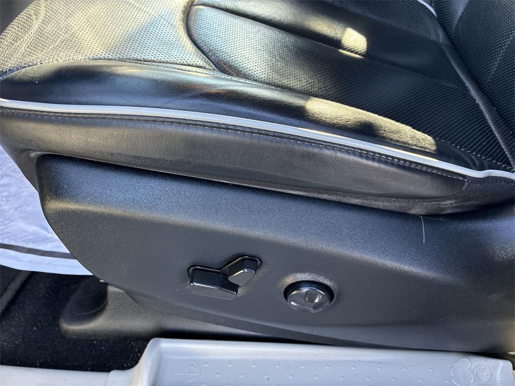 used 2022 Chrysler Pacifica car, priced at $28,845