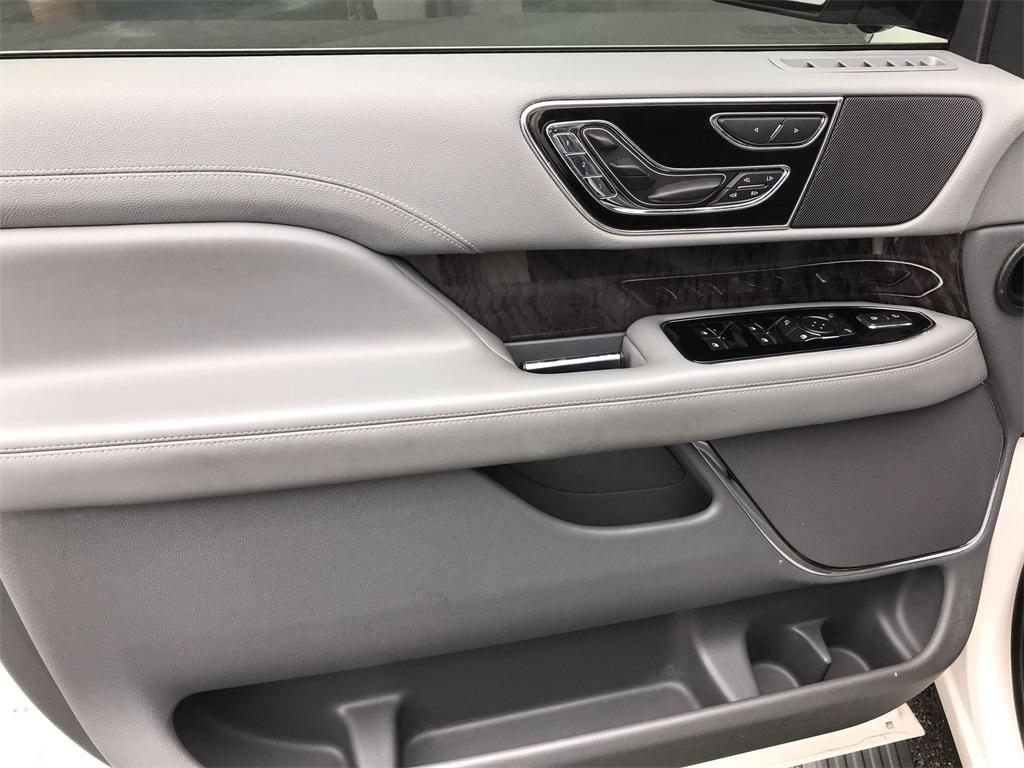 new 2019 Lincoln Navigator L car