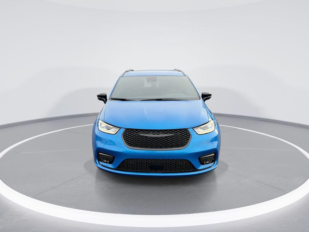 new 2026 Chrysler Pacifica car, priced at $48,042