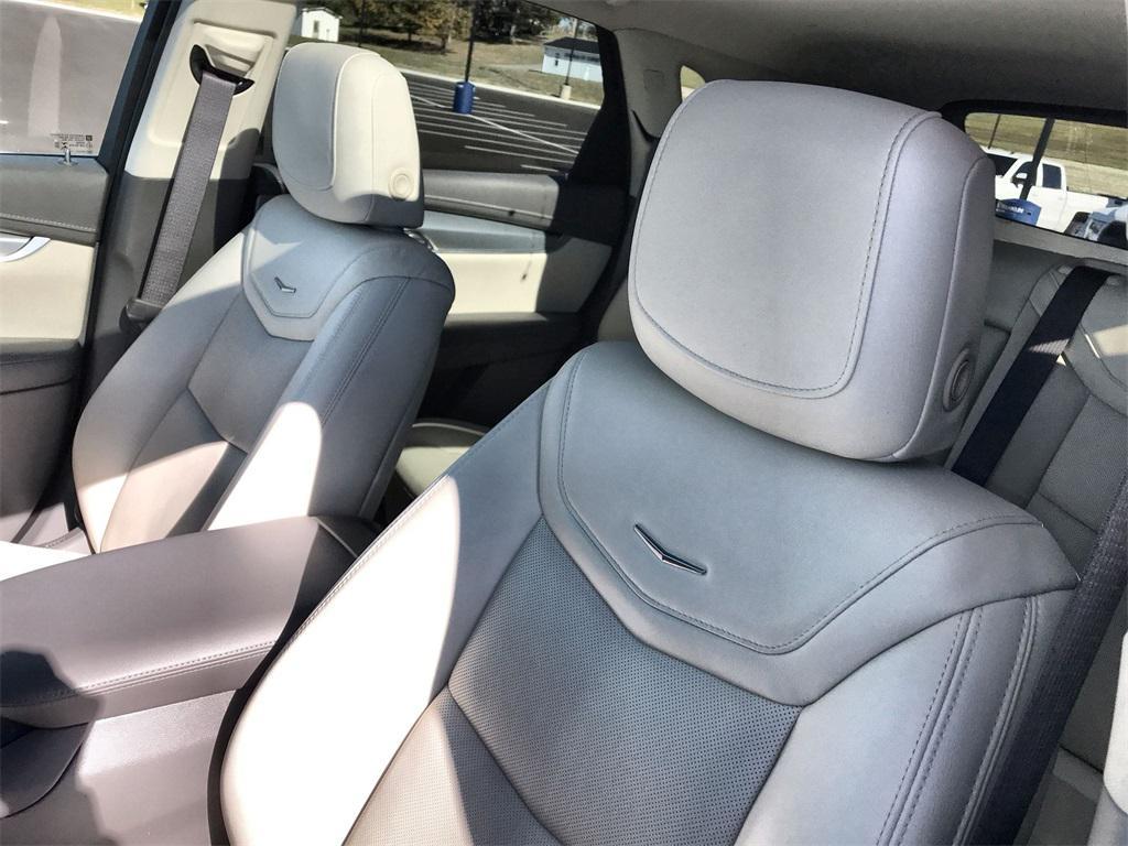 used 2020 Cadillac XT5 car, priced at $28,287